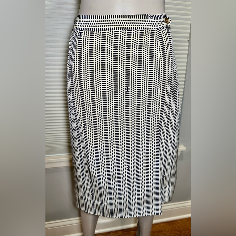 Tory Burch Midi Wrap Skirt 100% Silk Cream Navy Logo Fully Lined Women’s Size 4